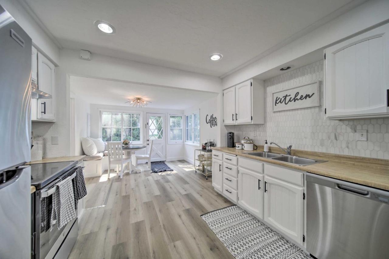 Bright And Airy Liberty Lake Abode With Backyard! Екстериор снимка